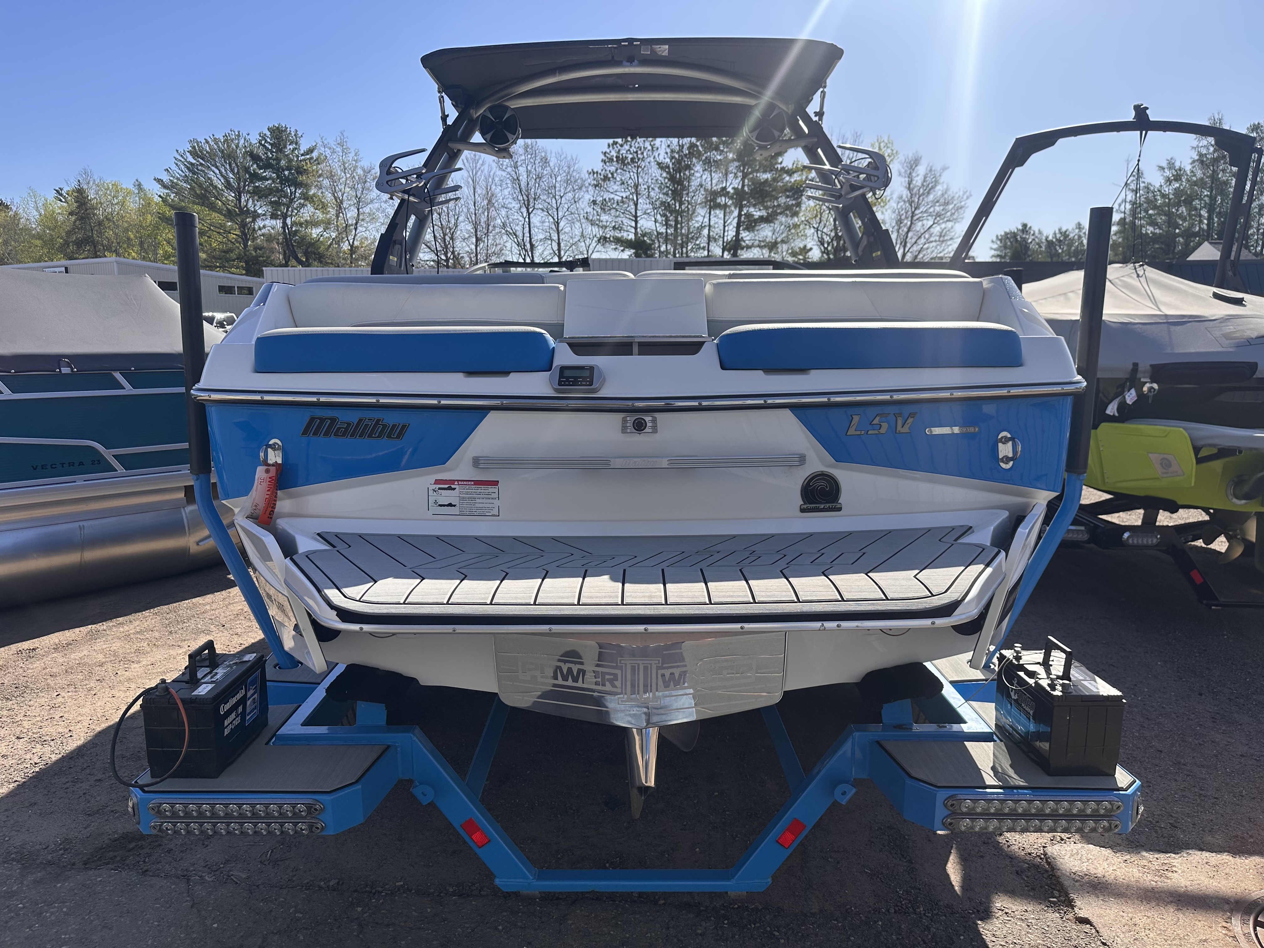 2019 Malibu 22 LSV