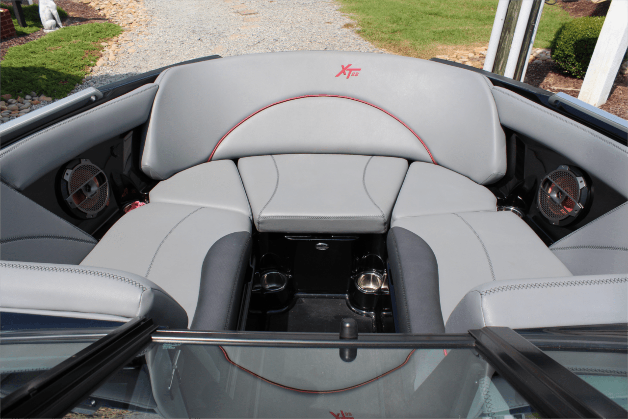 2020 MasterCraft XT22 – Excellent Condition!