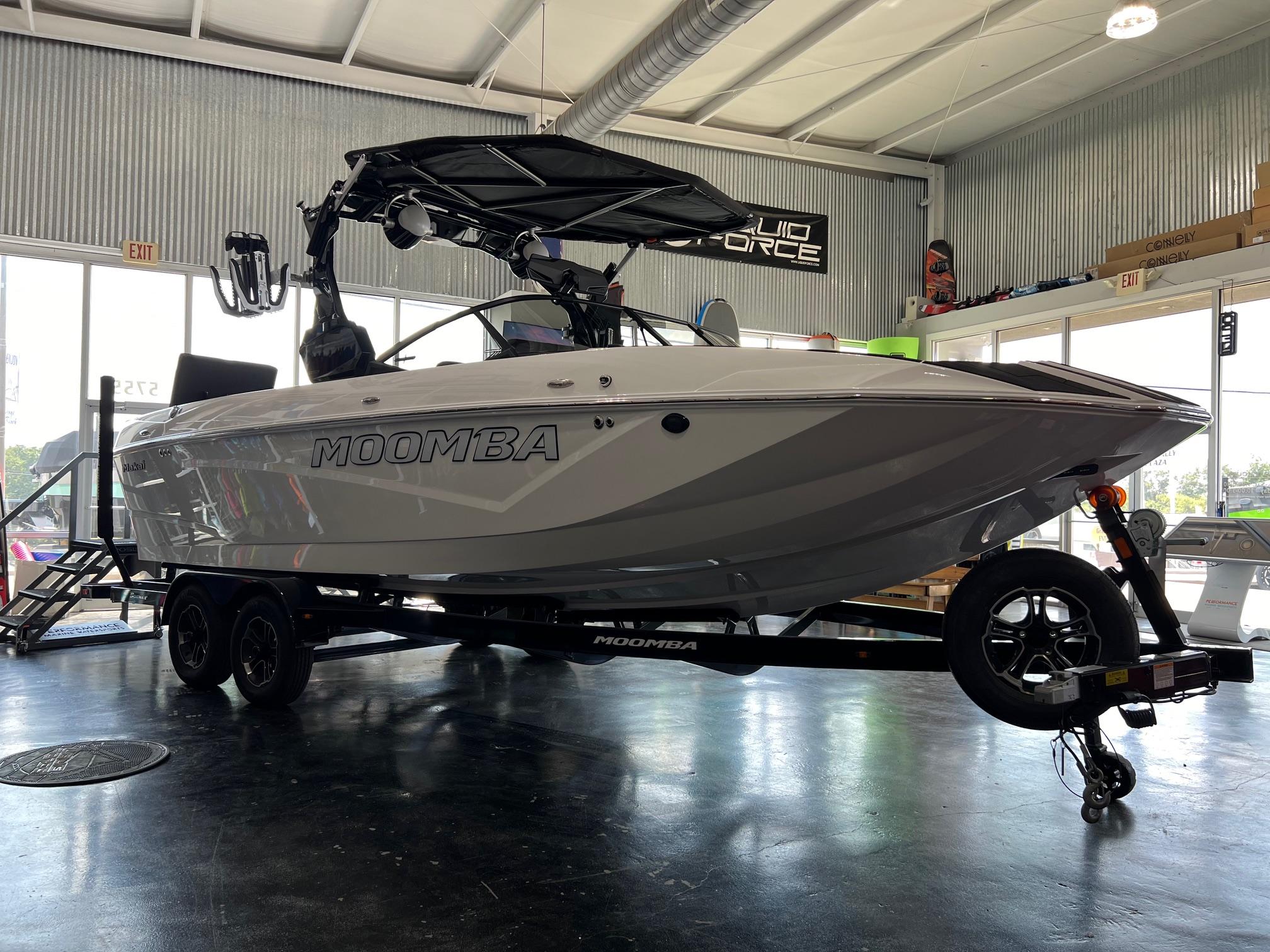 2025 MOOMBA MAKAI NEW PURE WHITE COLOR WITH NEW DROP STEP