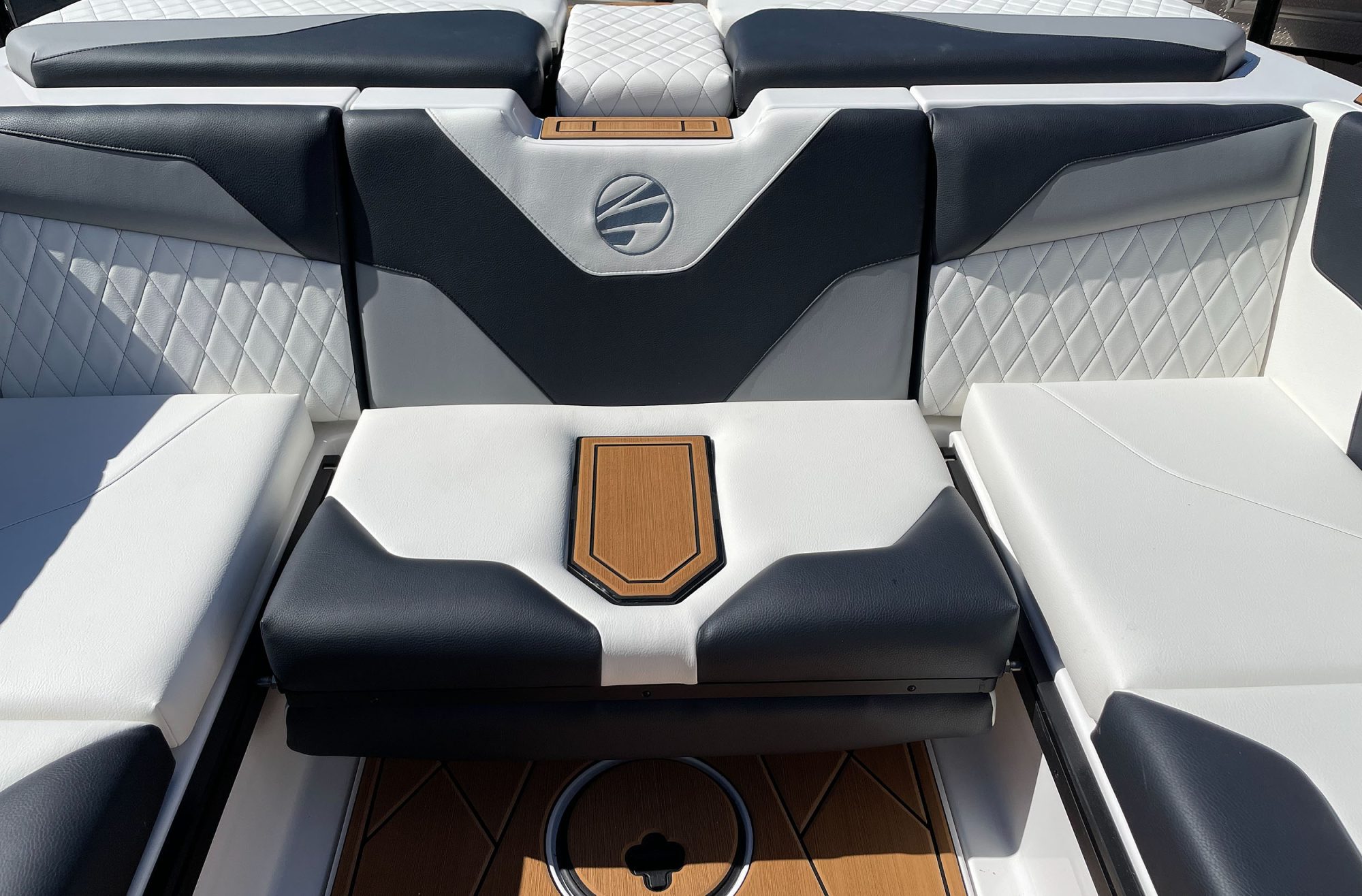 2024 TIGE Z3 23.5 foot wavemaker