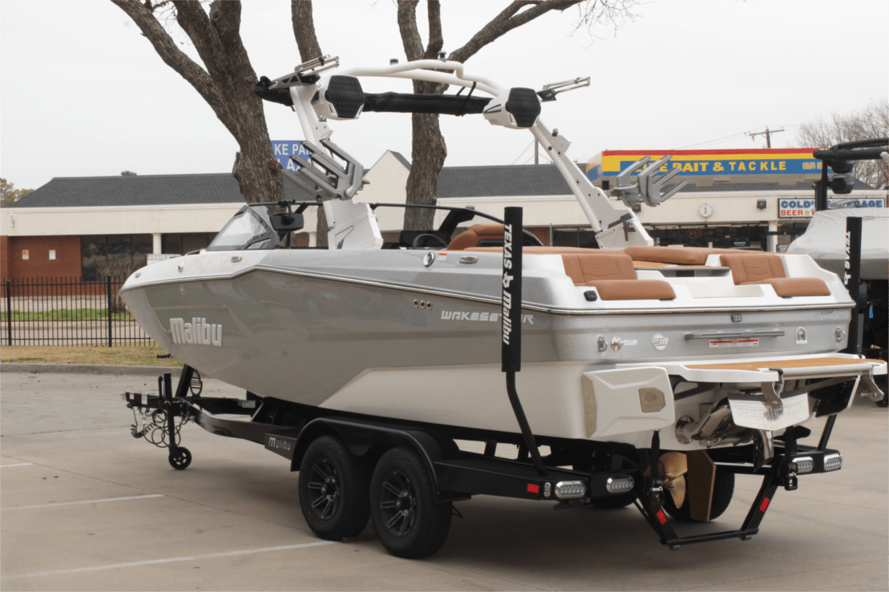 2025 Malibu 22 MXZ