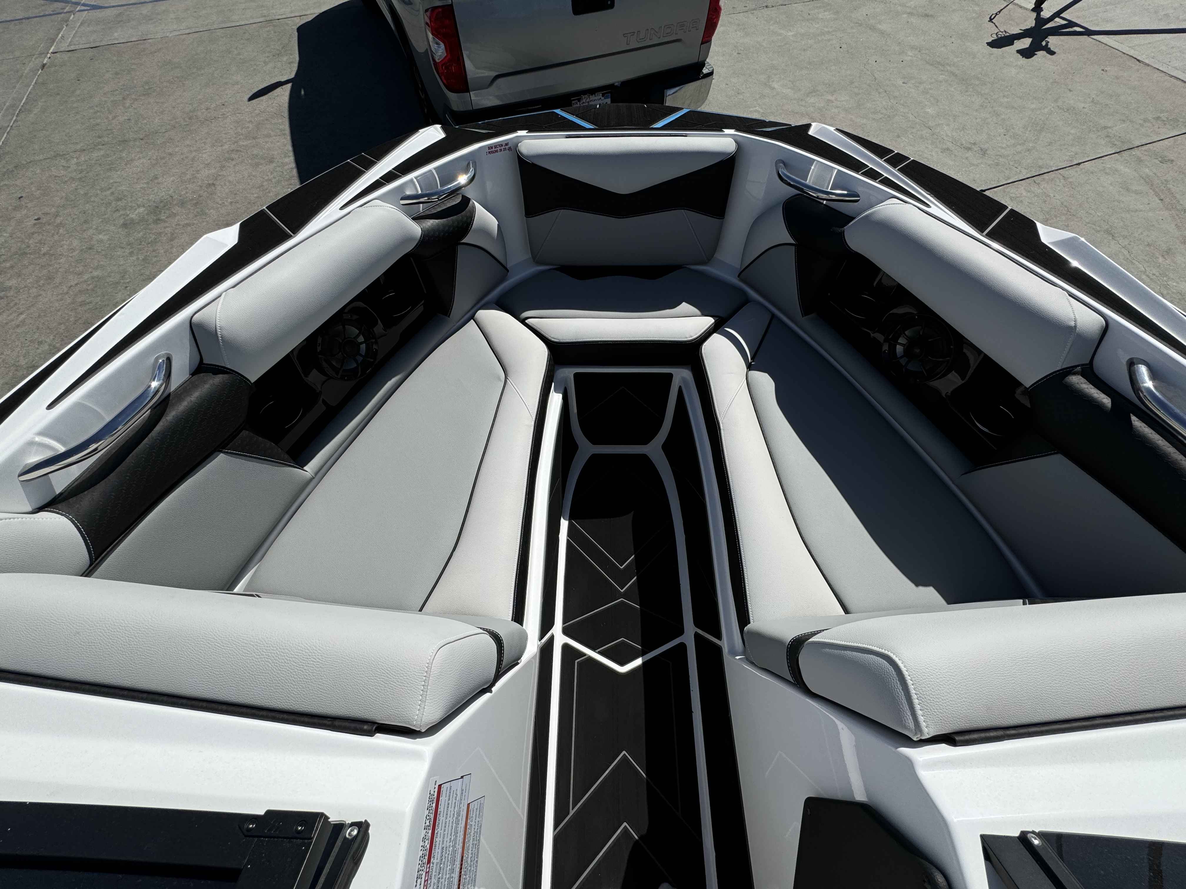 2025 Supreme S220