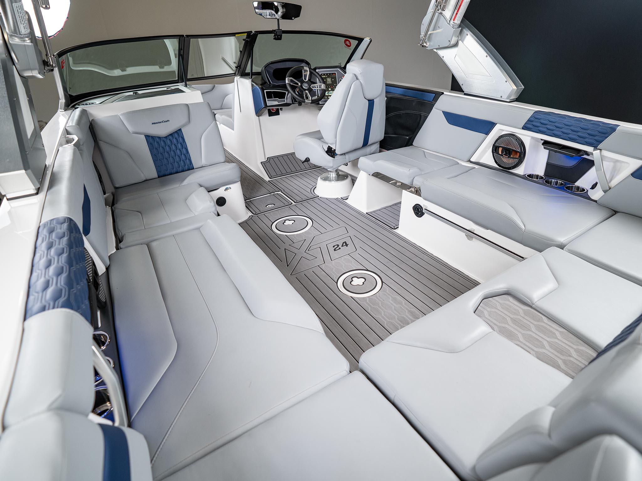 2023 Mastercraft XT24 – Bue Flake / White