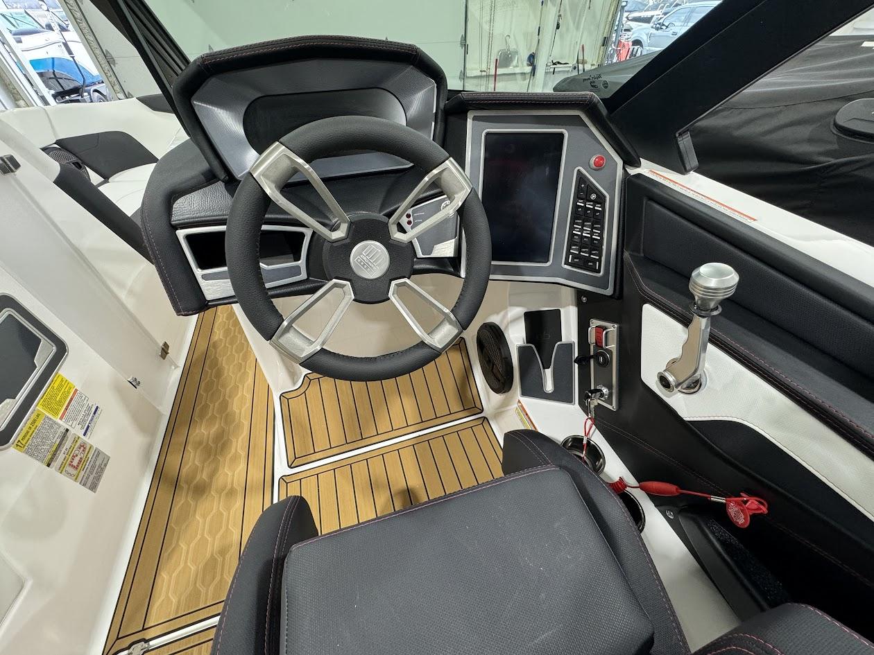 2024 MasterCraft XT24