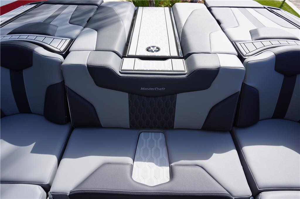 2024 MasterCraft XT24
