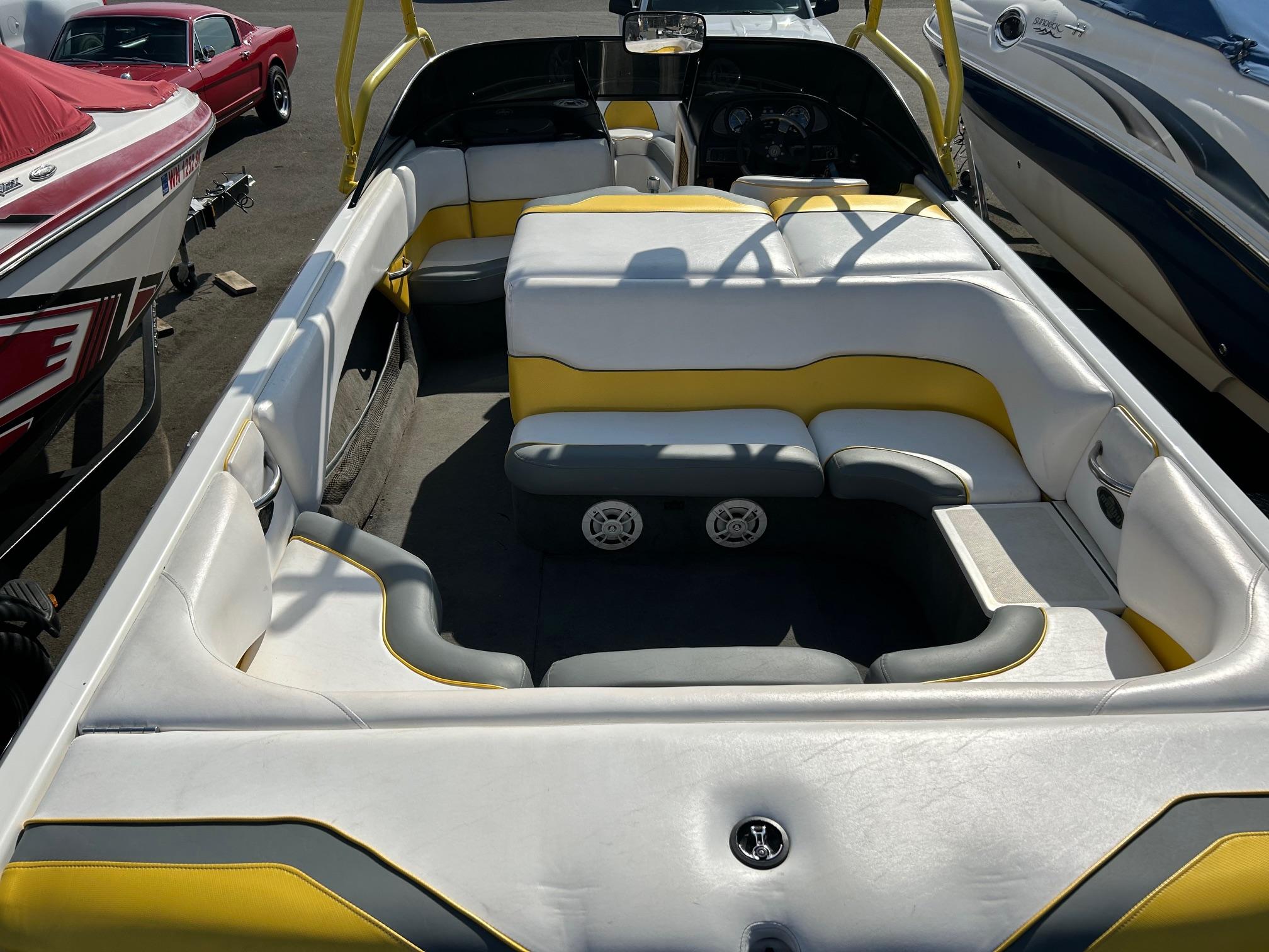 2002 Malibu 21′ XTI Wakesetter