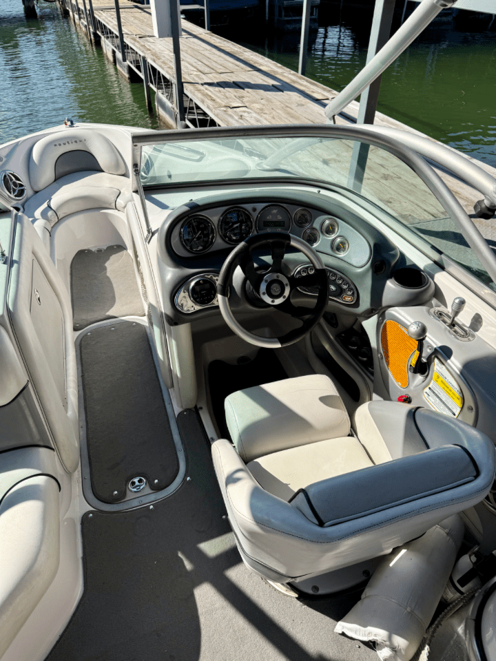 2004 Correct Craft Super Air Nautique SV211