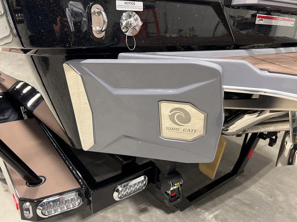 2025 Malibu 23 LSV