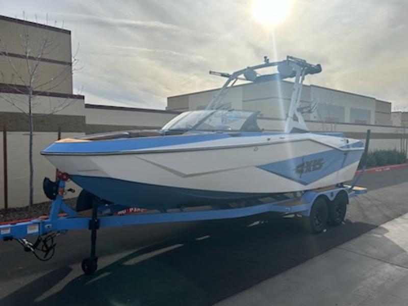boat.Title