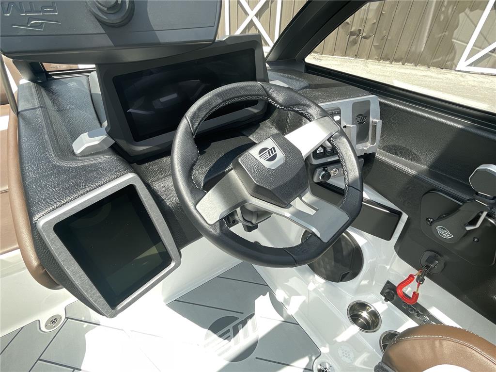 2024 Malibu 22 LSV