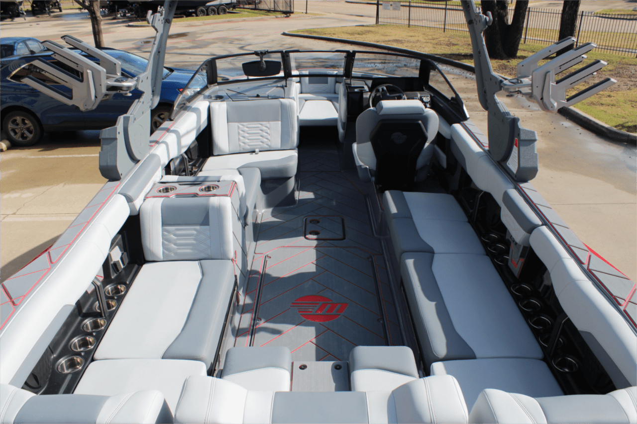 2025 Malibu 26 LSV