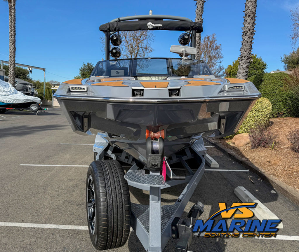 2021 Malibu Boats M240