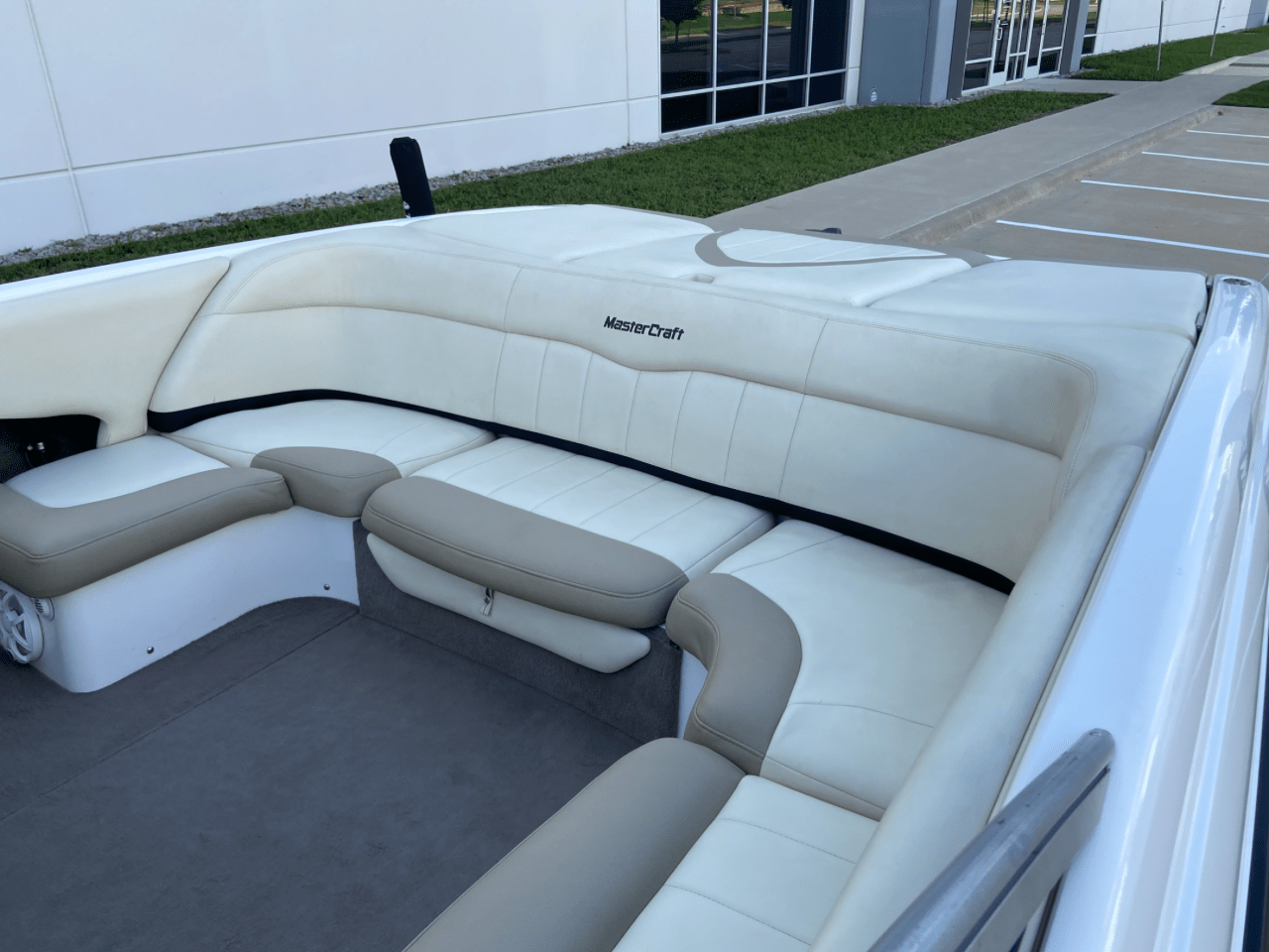 2004 Mastercraft Maristar 230VRS – Surf Setup – Excellent Condition