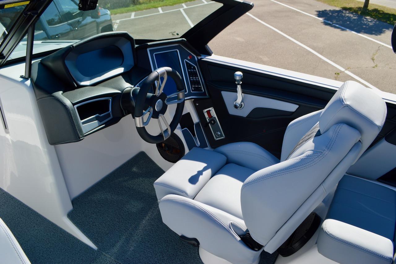 2024 MasterCraft XT22