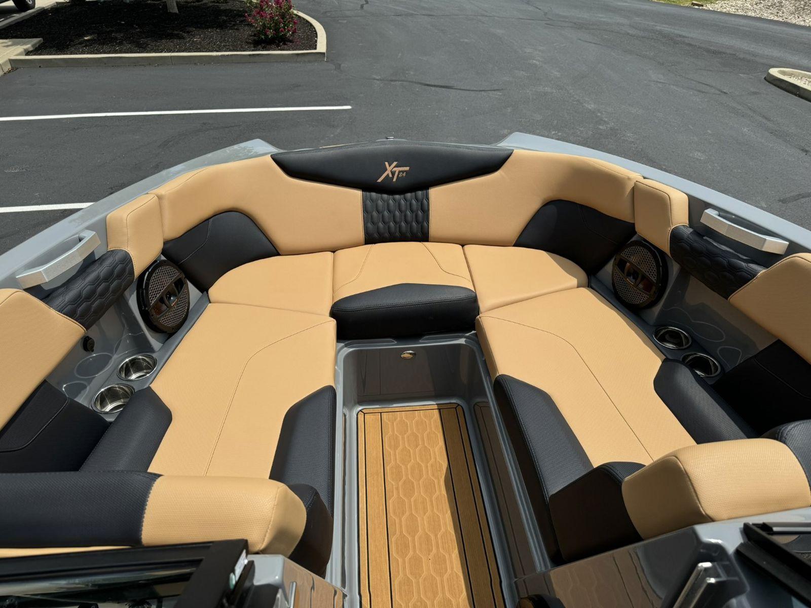 2023 MasterCraft XT24