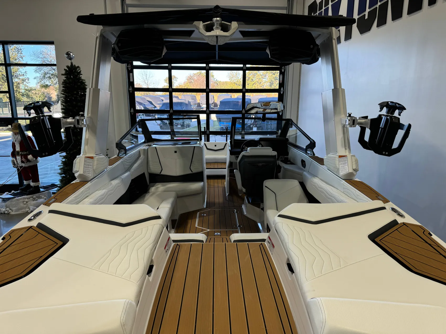 2025 Nautique G23