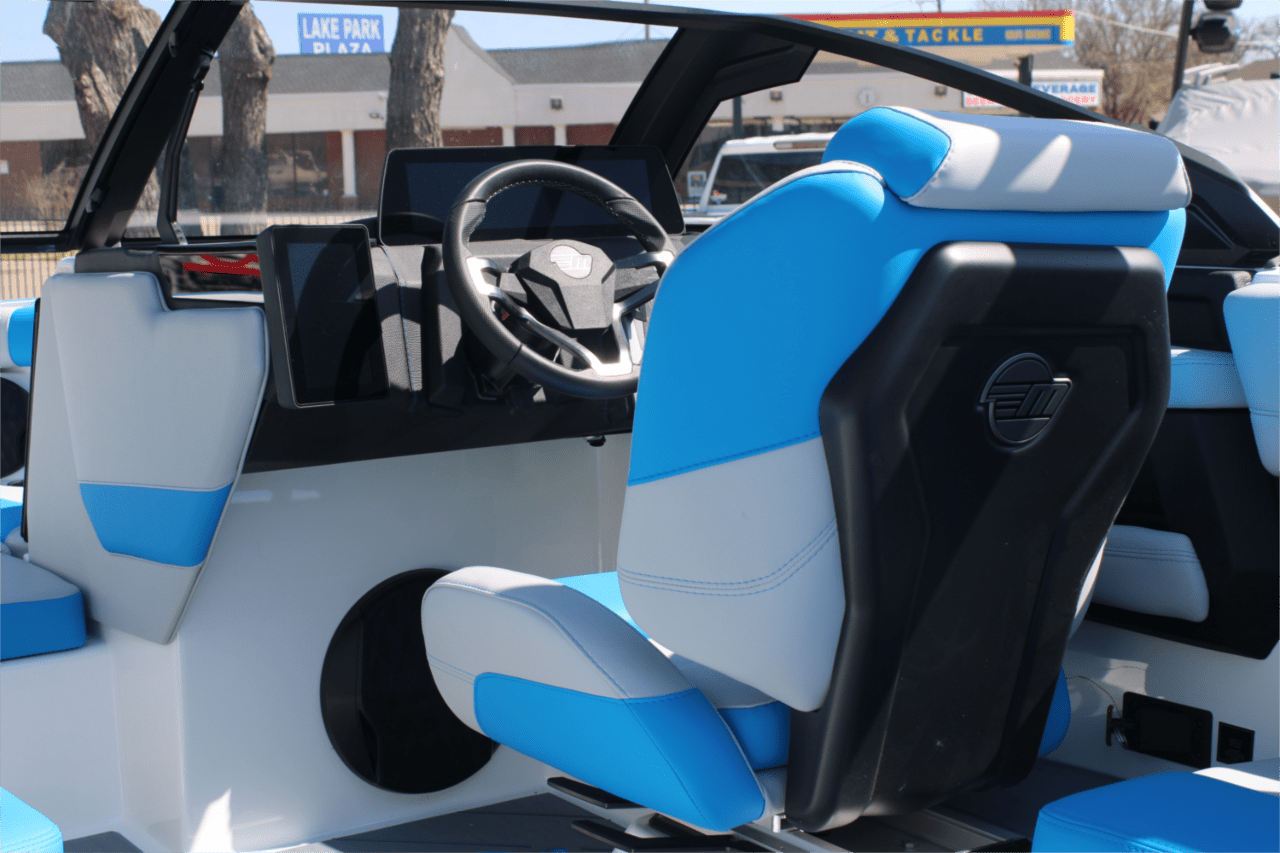 2025 Malibu 22 LSV