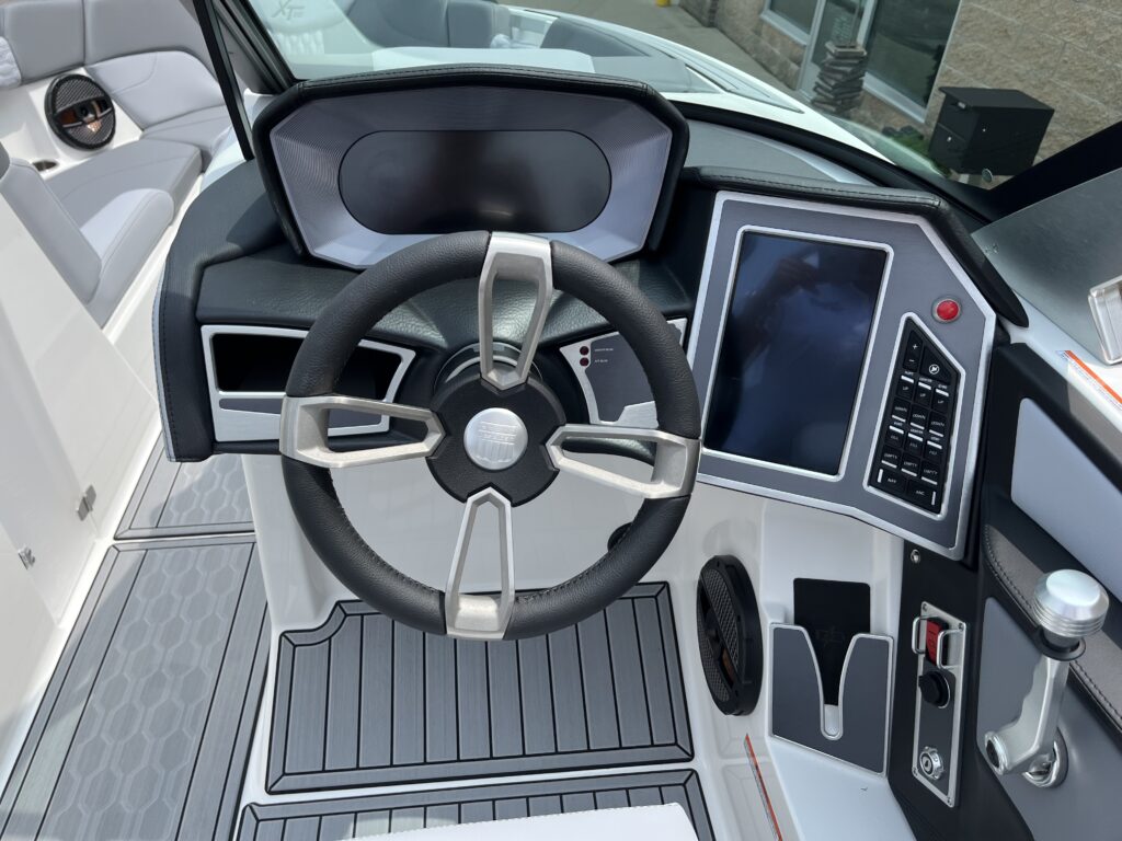2024 MasterCraft XT25