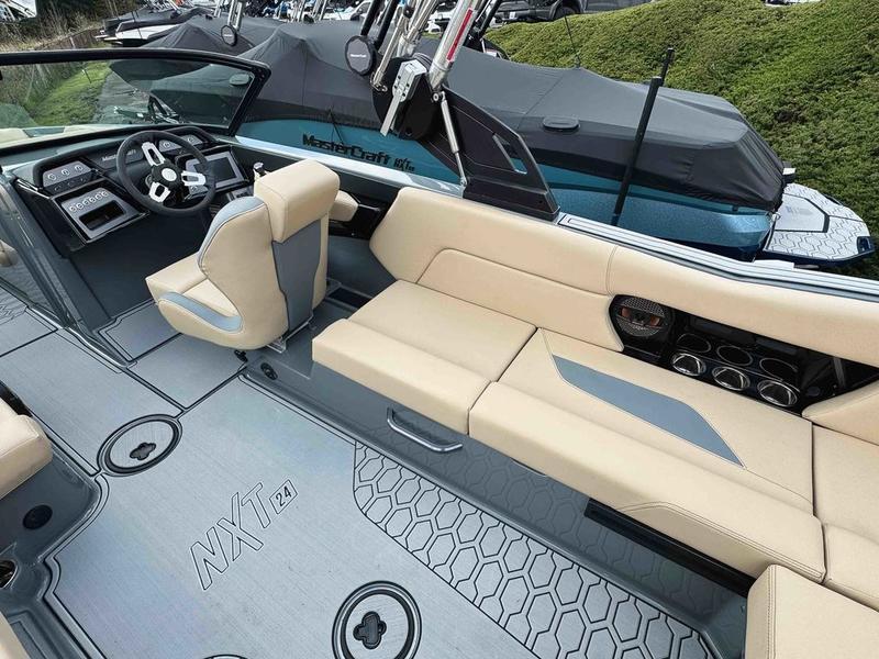 NEW 2024 MasterCraft NXT24