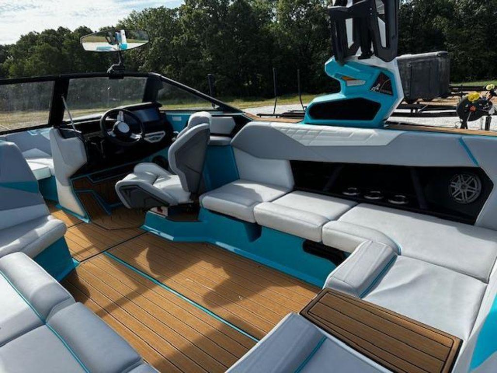 2022 Nautique S23