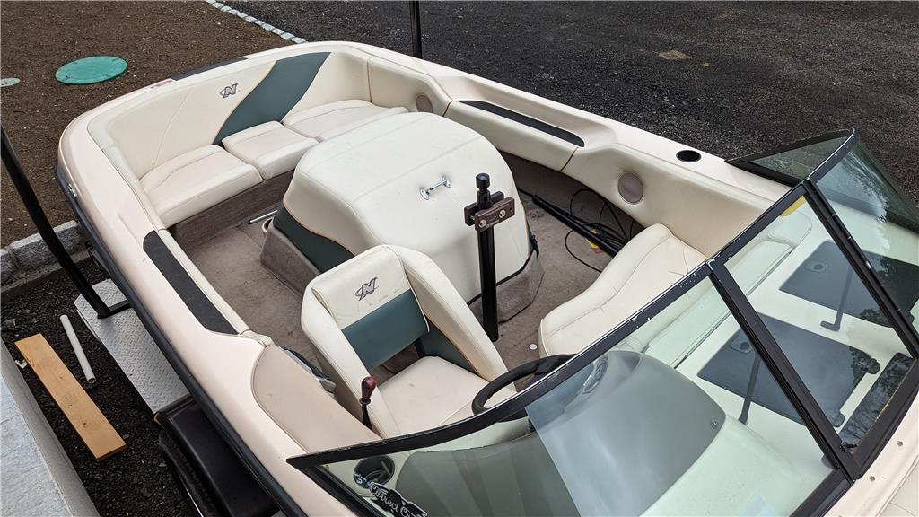 2001 Ski Nautique 196 Open Bow