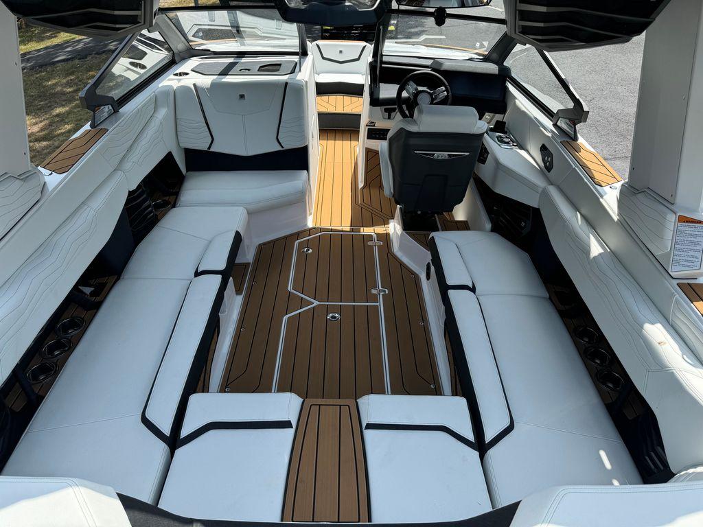 2025 Nautique G23