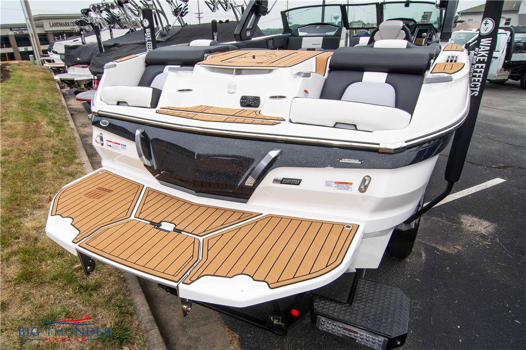 2023 MasterCraft X24