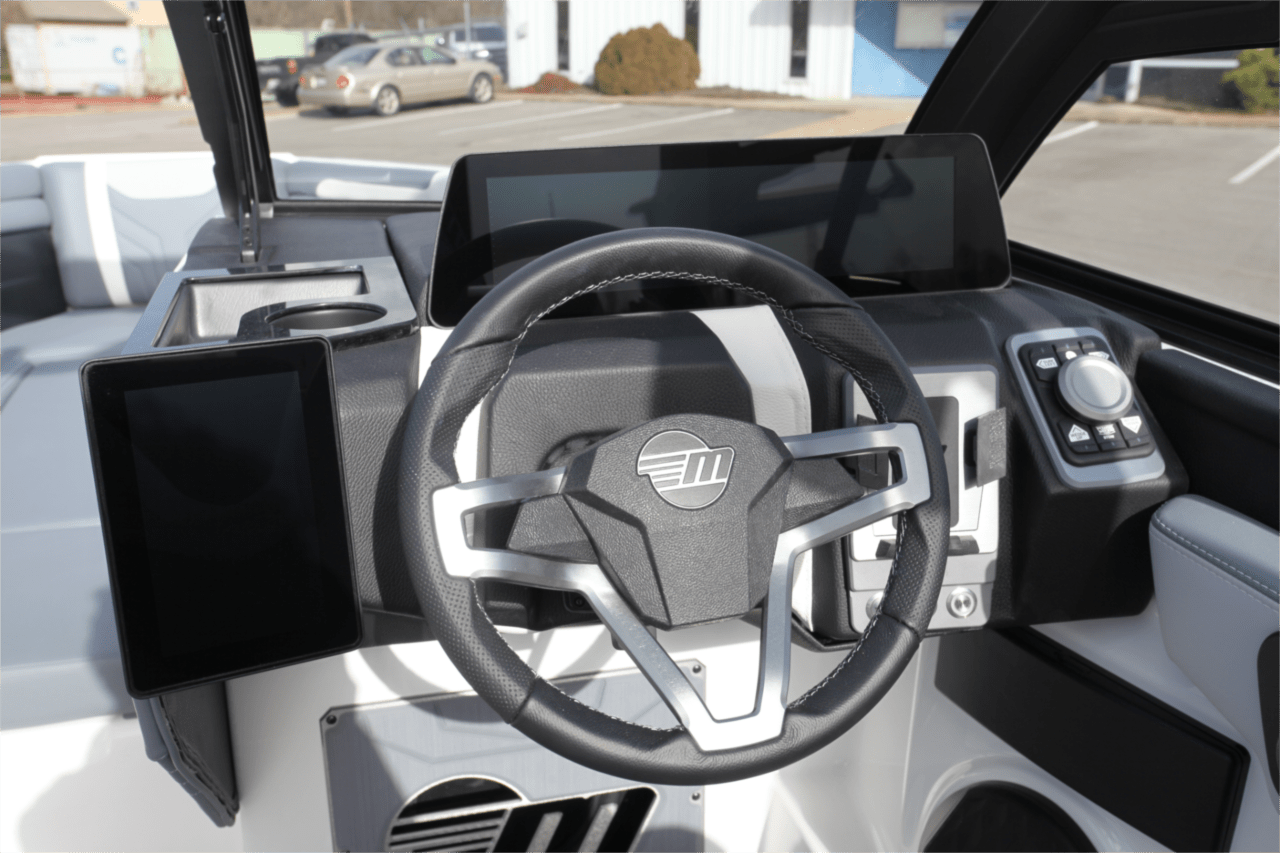 2025 Malibu 25 LSV