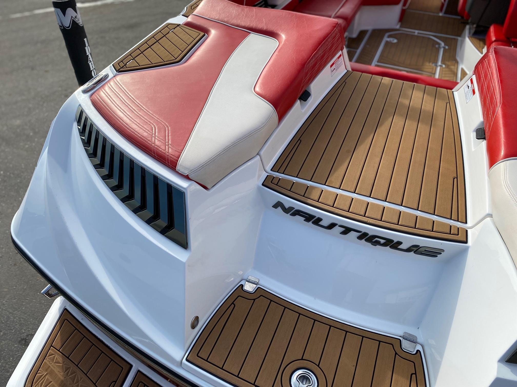 2018 Nautique G23