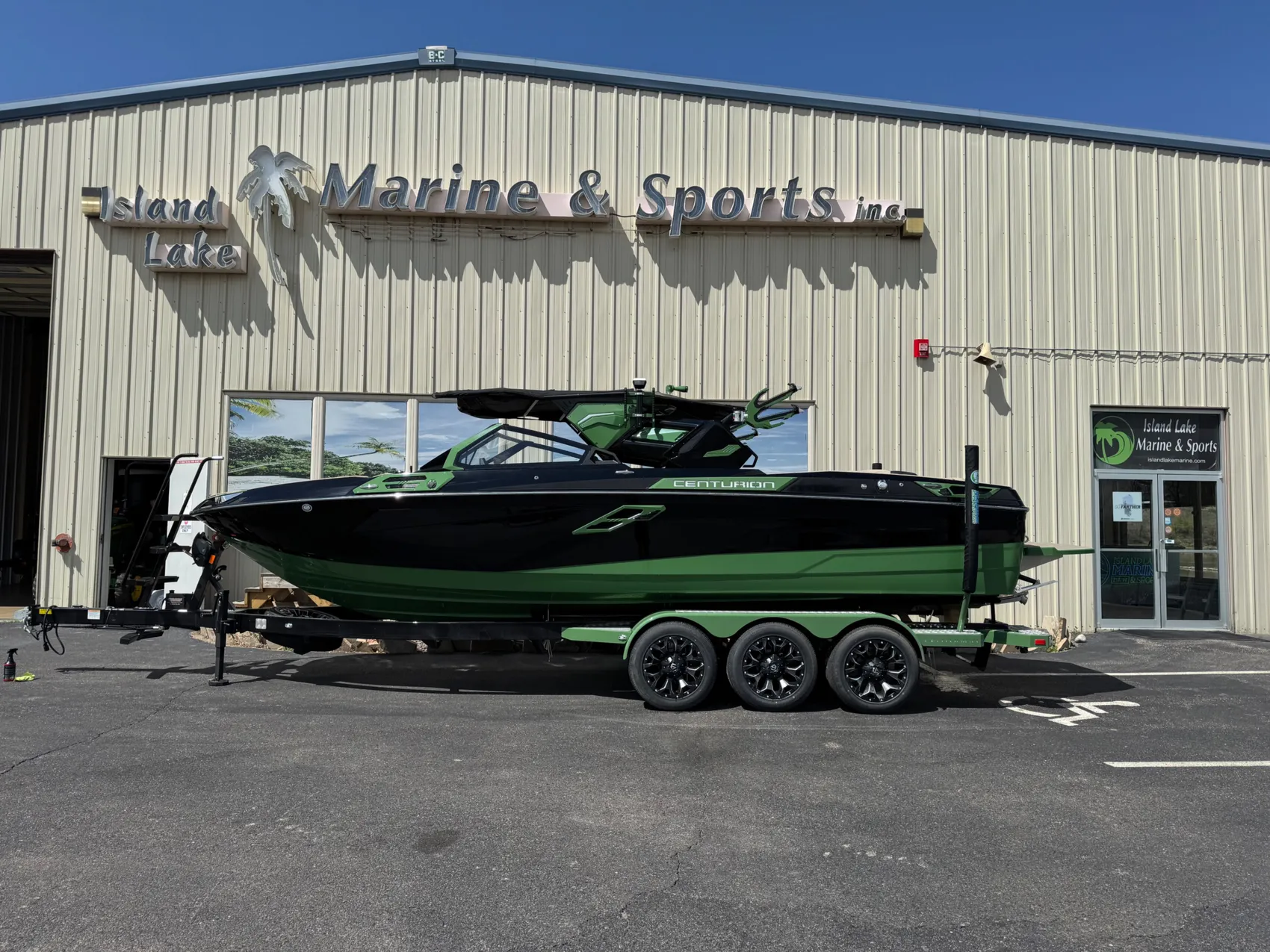 boat.Title