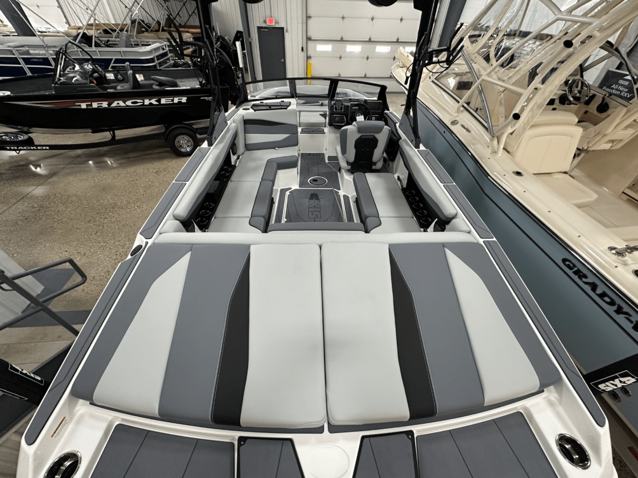 2025 Axis A225