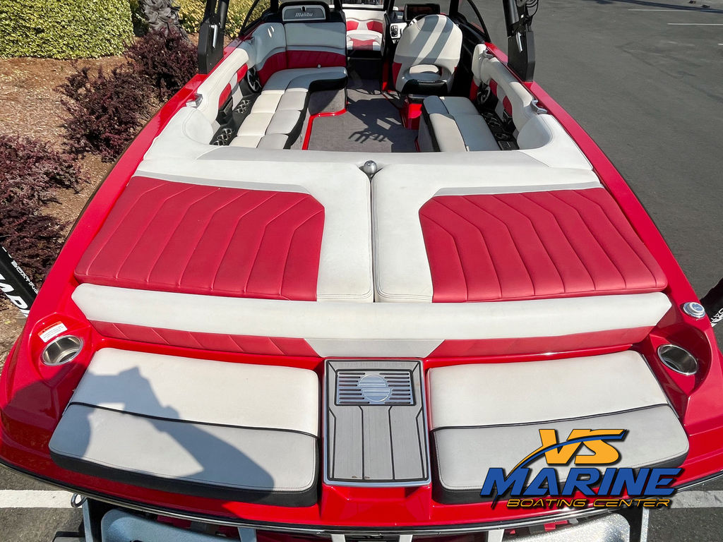 2017 Malibu Boats 25 LSV