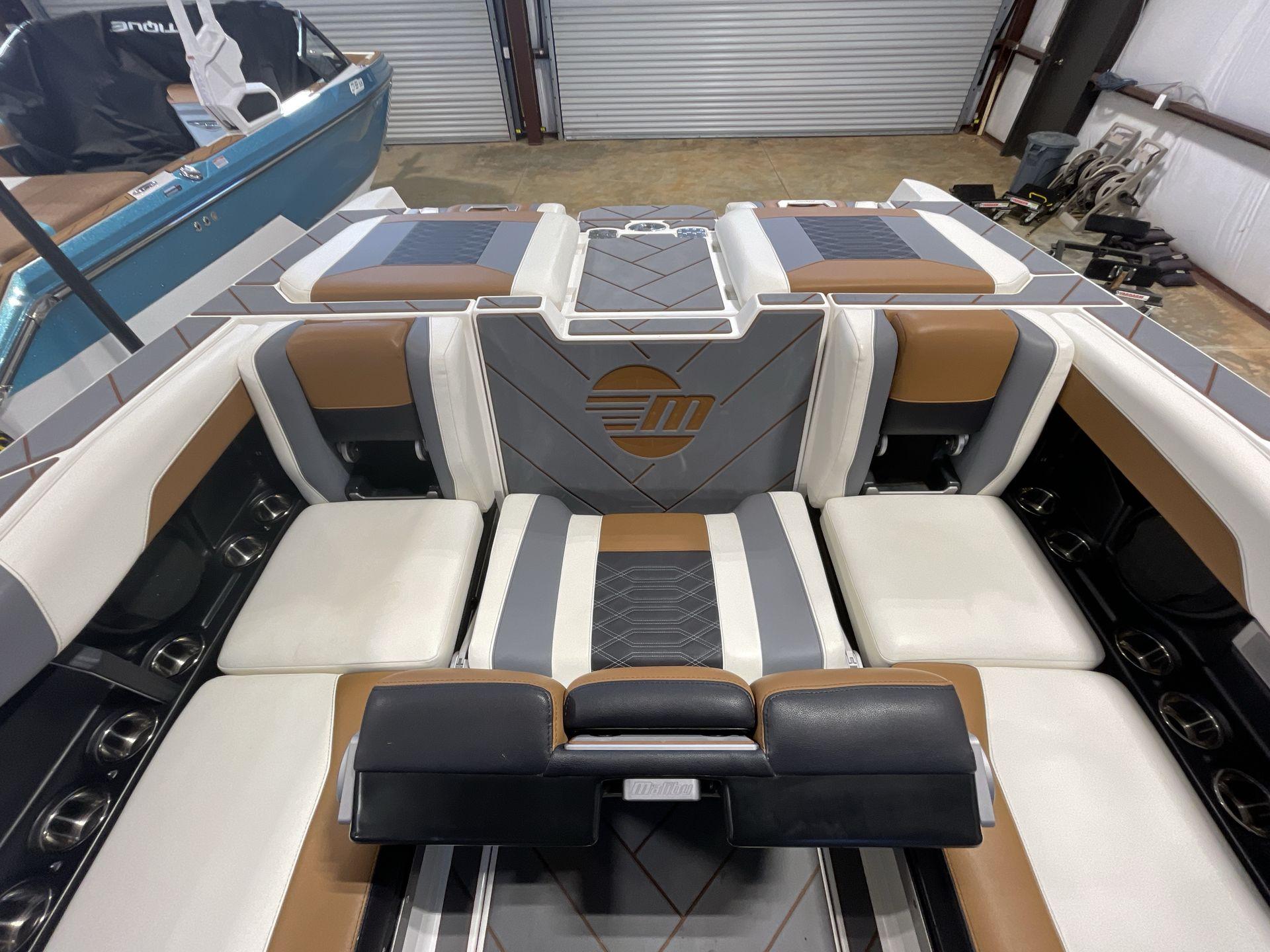 2023 Malibu 26LSV