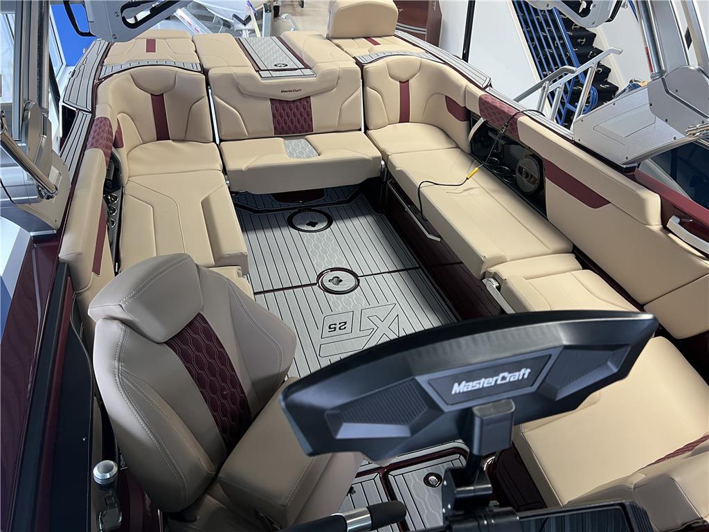 2024 MasterCraft XT25