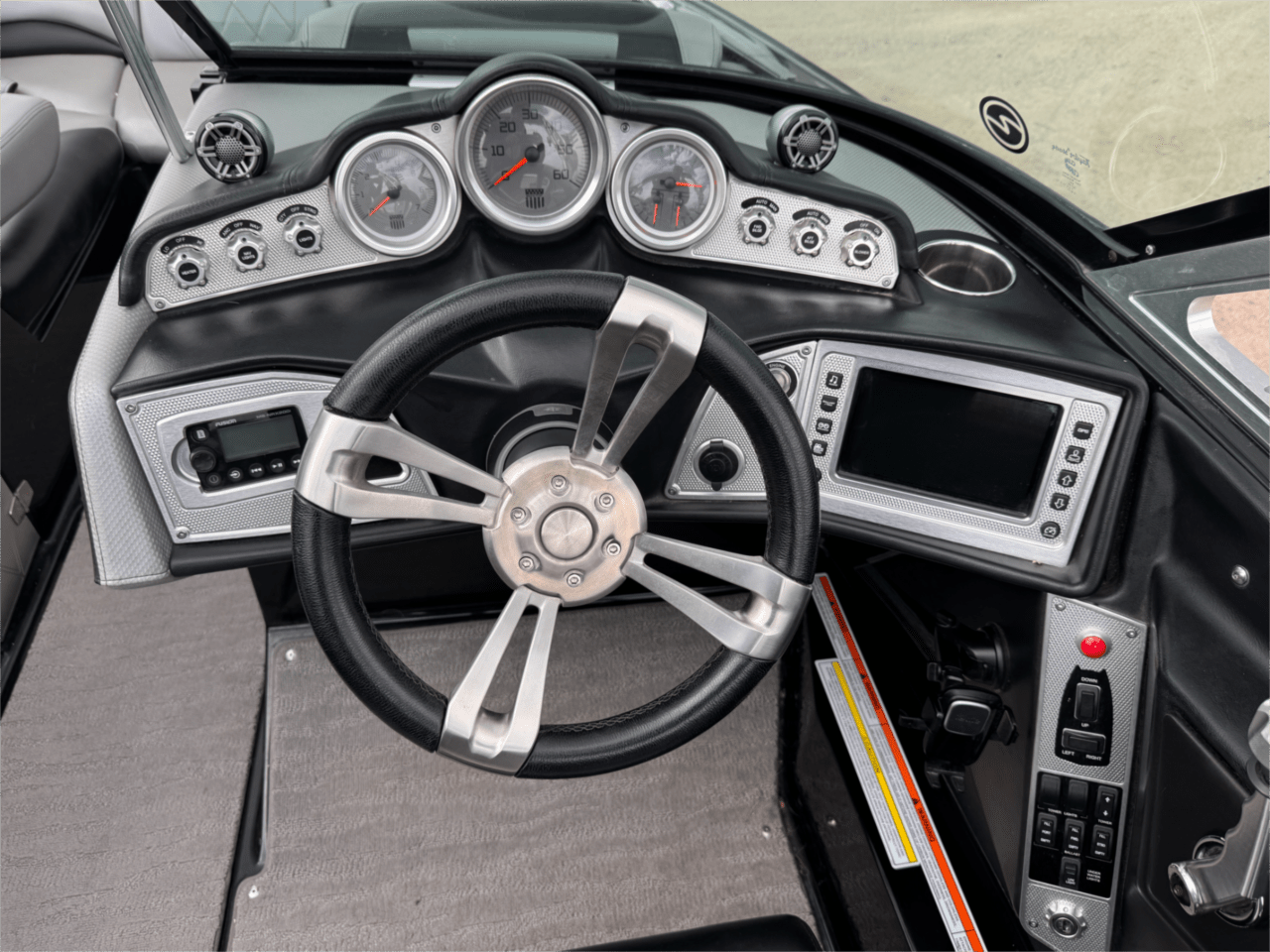 2015 MasterCraft X25 &#8211; Low Hours on 6.2L