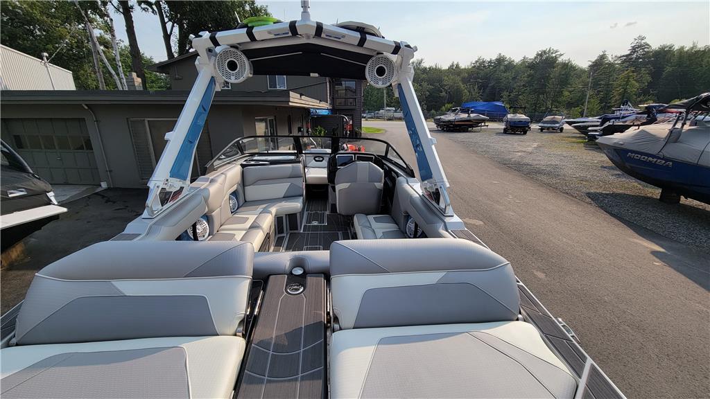 2023 Ri230 w/ trailer 75 hours over 3 years remaining on transferable warranty
