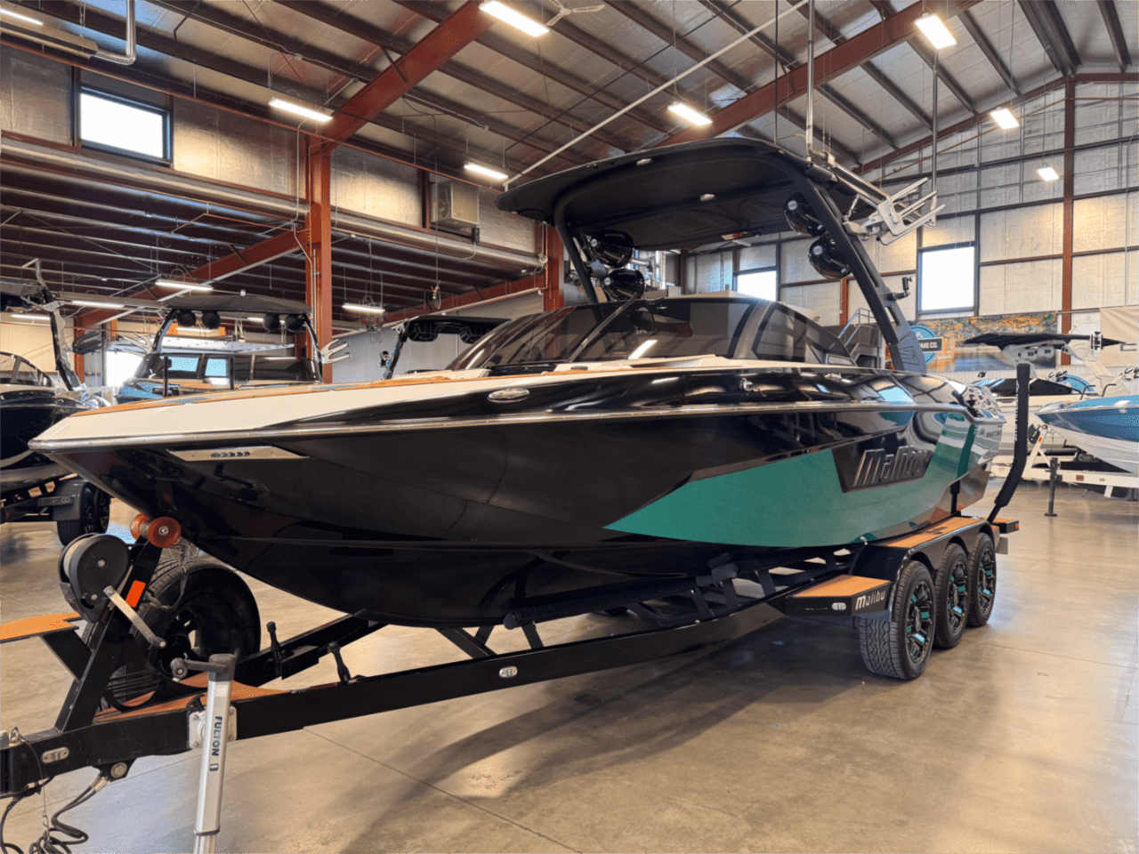 2020 Malibu 25 LSV