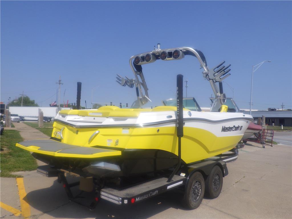 2019 MasterCraft XT23