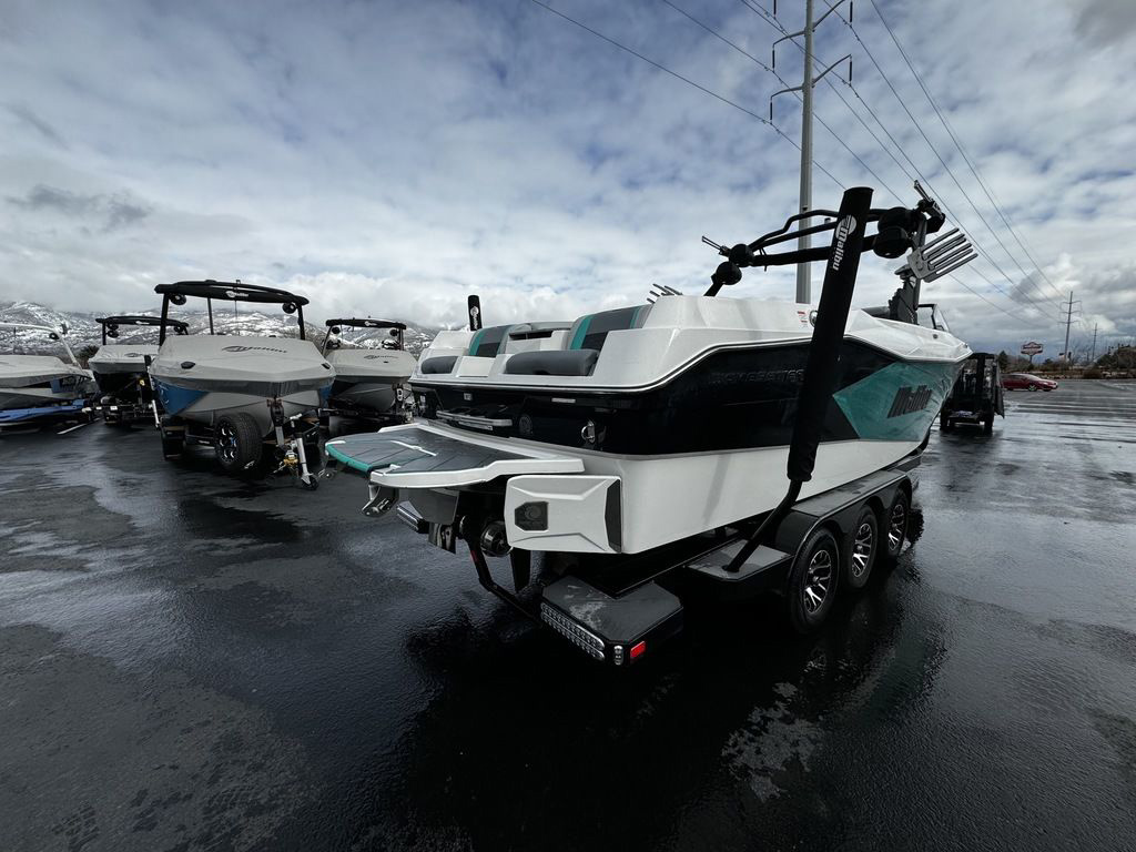 2023 Malibu 26 LSV