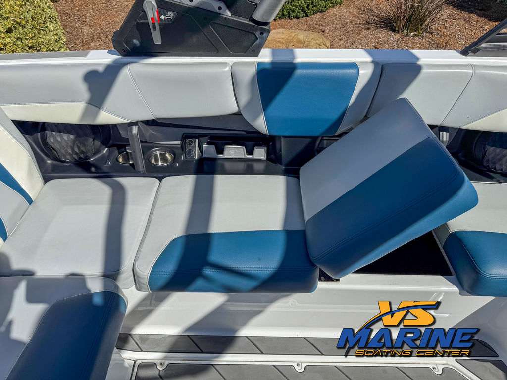 2023 Malibu Boats 22 LSV
