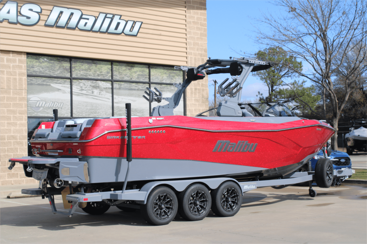 2025 Malibu 26 LSV