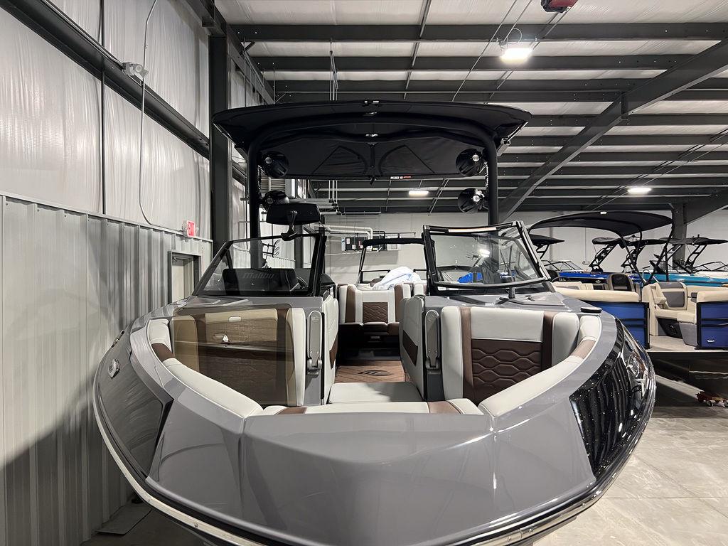 2025 Malibu 23 LSV