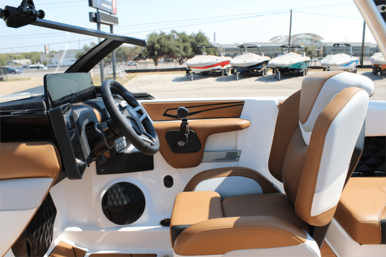 2025 Malibu 21 LX
