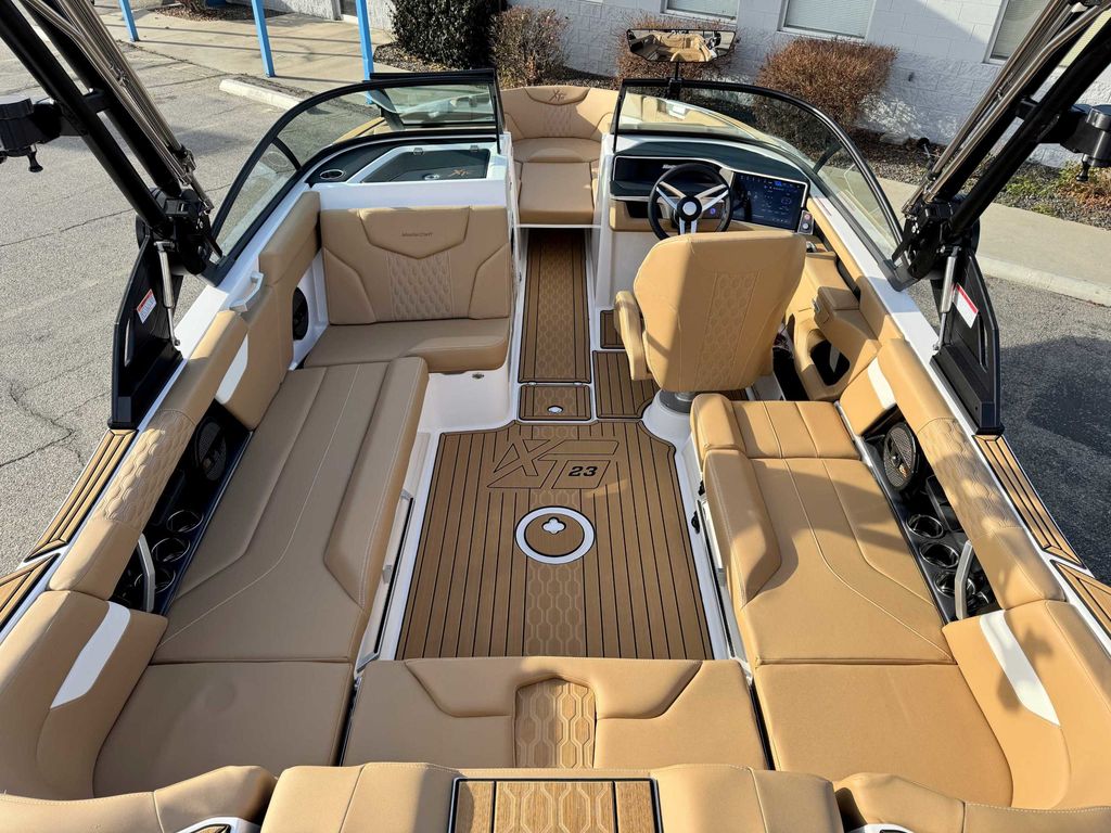 2025 MasterCraft XT23
