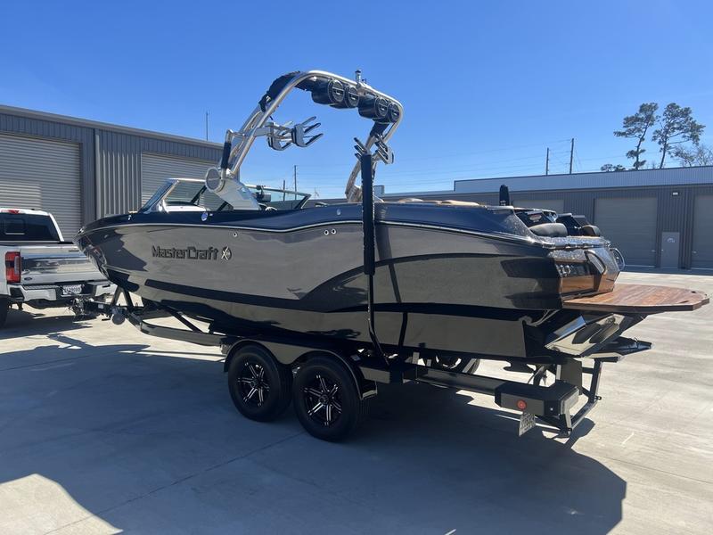 2021 MasterCraft X24