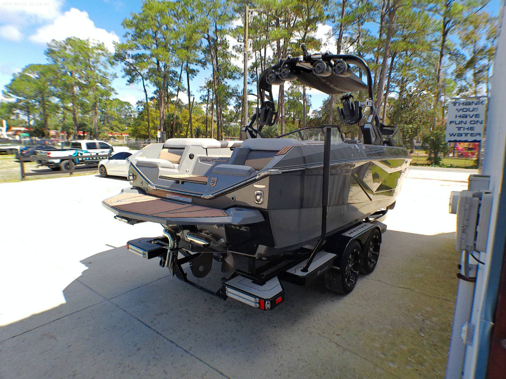 2021 Nautique G23
