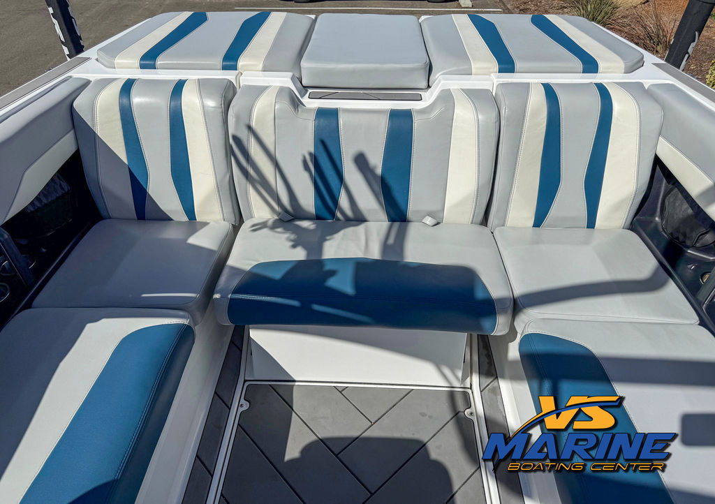 2023 Malibu Boats 22 LSV