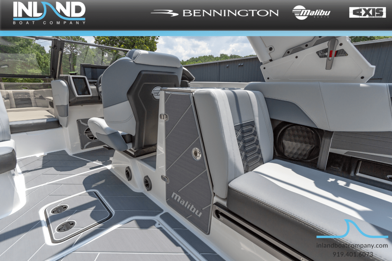 2024 Malibu Boats 25 LSV