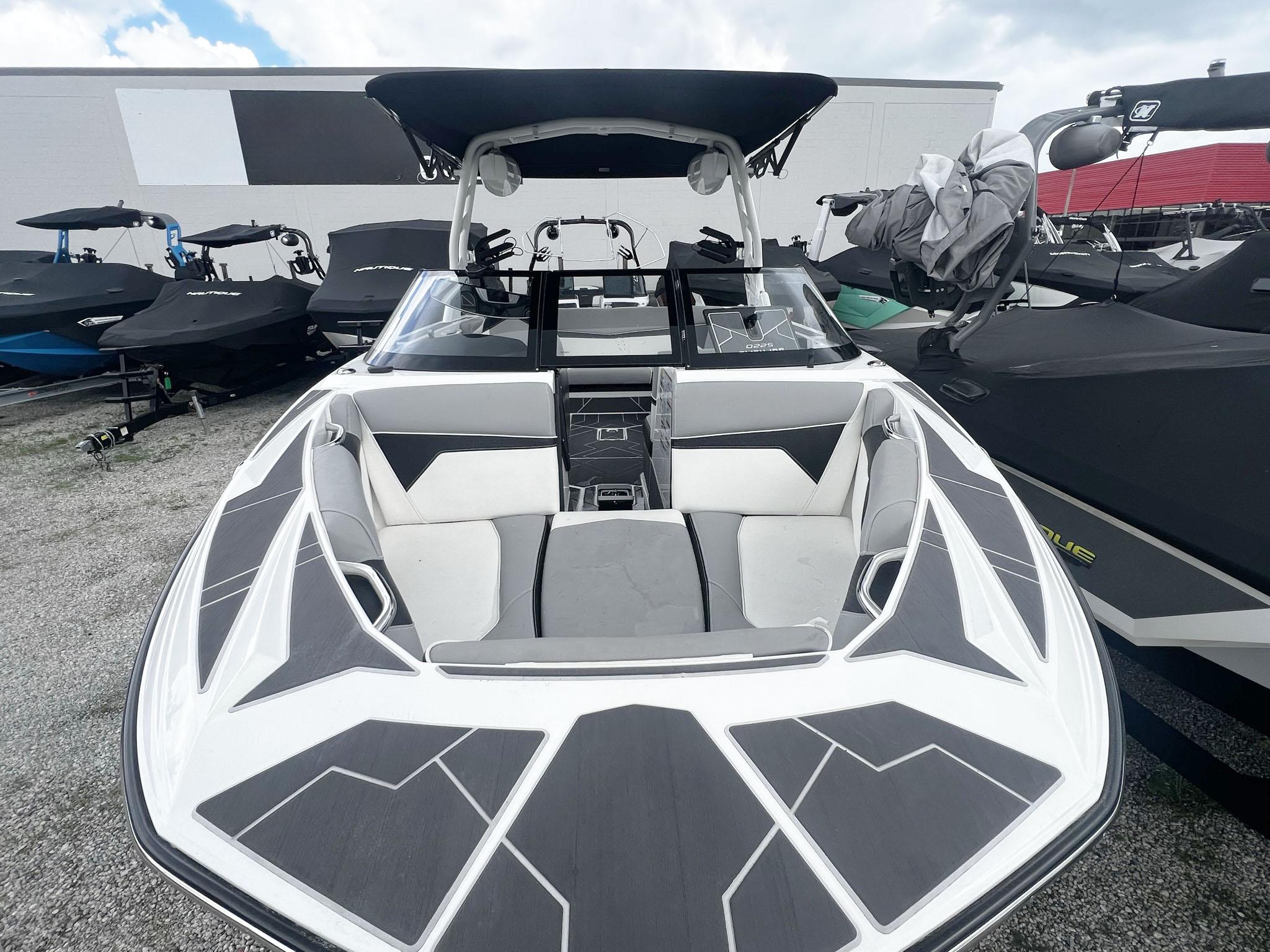 2023 Supreme S220