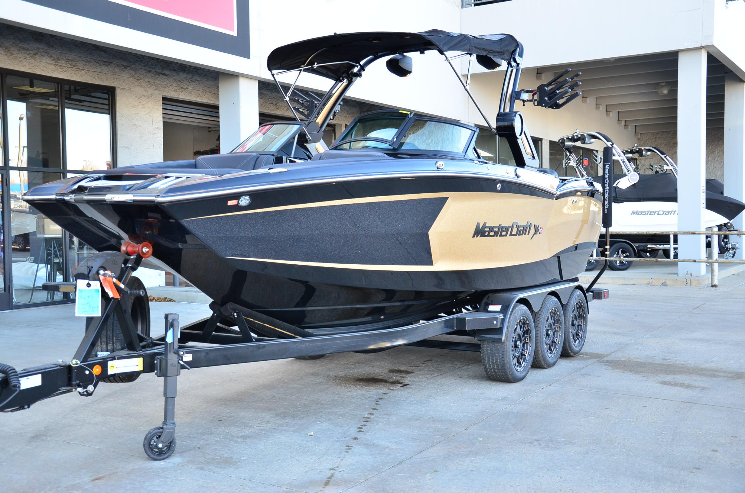2024 MasterCraft XstarS – Ilmor 6.2 SuperCharged, LOADED! 2024 Model Year End Clearance!